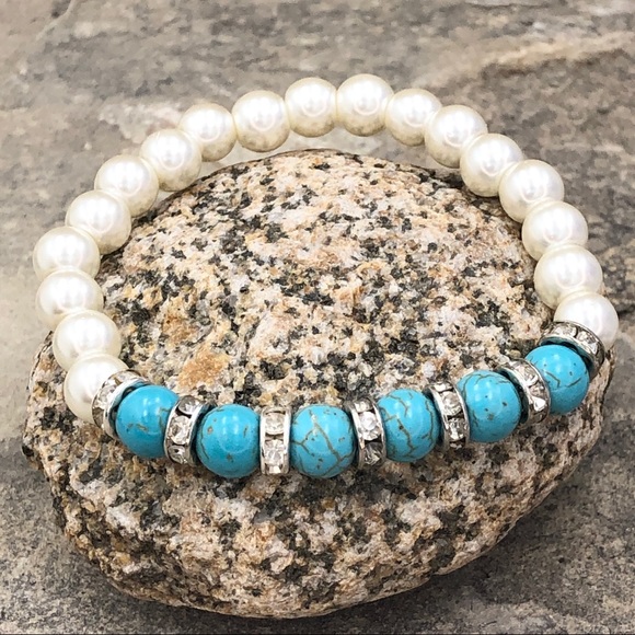 🍀CLOSEOUT🍀Faux Pearl Turquoise Stretch Bracelet - Picture 2 of 4